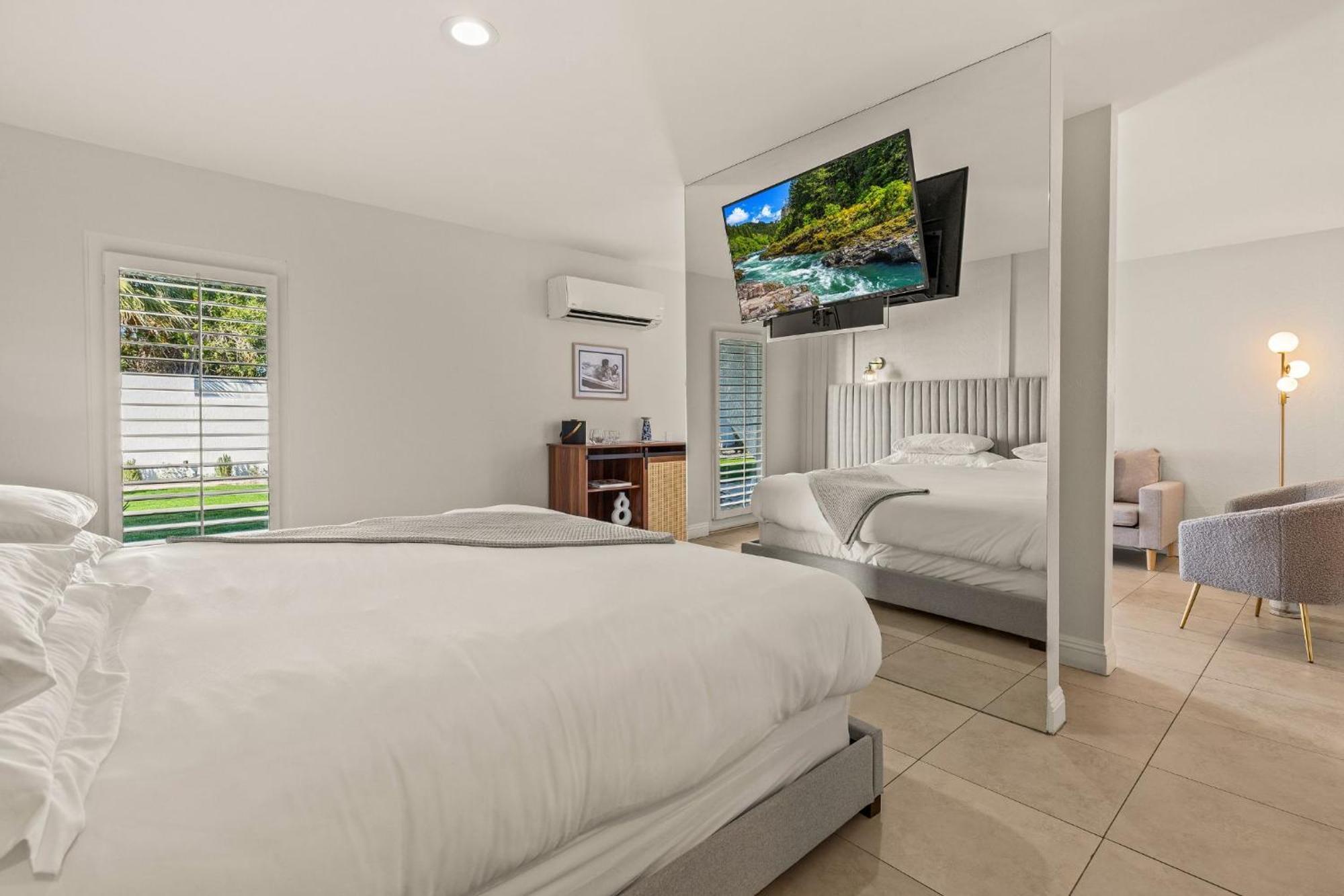 Casa Oliver Hotel & Resort - A Men'S Clothing Optional Resort In 팜 스프링스 외부 사진
