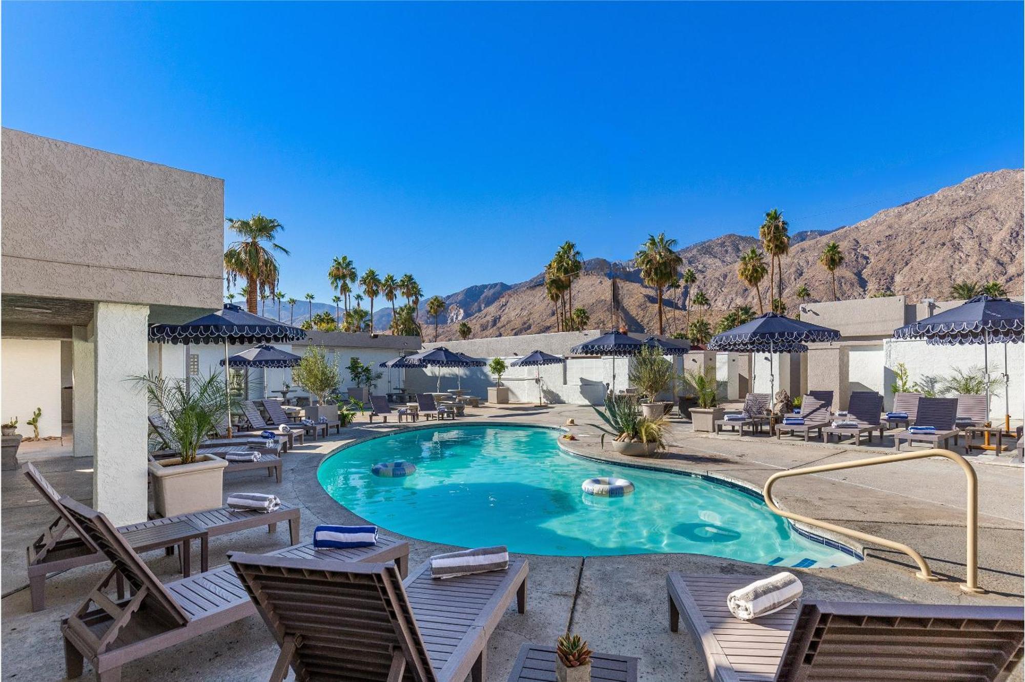 Casa Oliver Hotel & Resort - A Men'S Clothing Optional Resort In 팜 스프링스 외부 사진