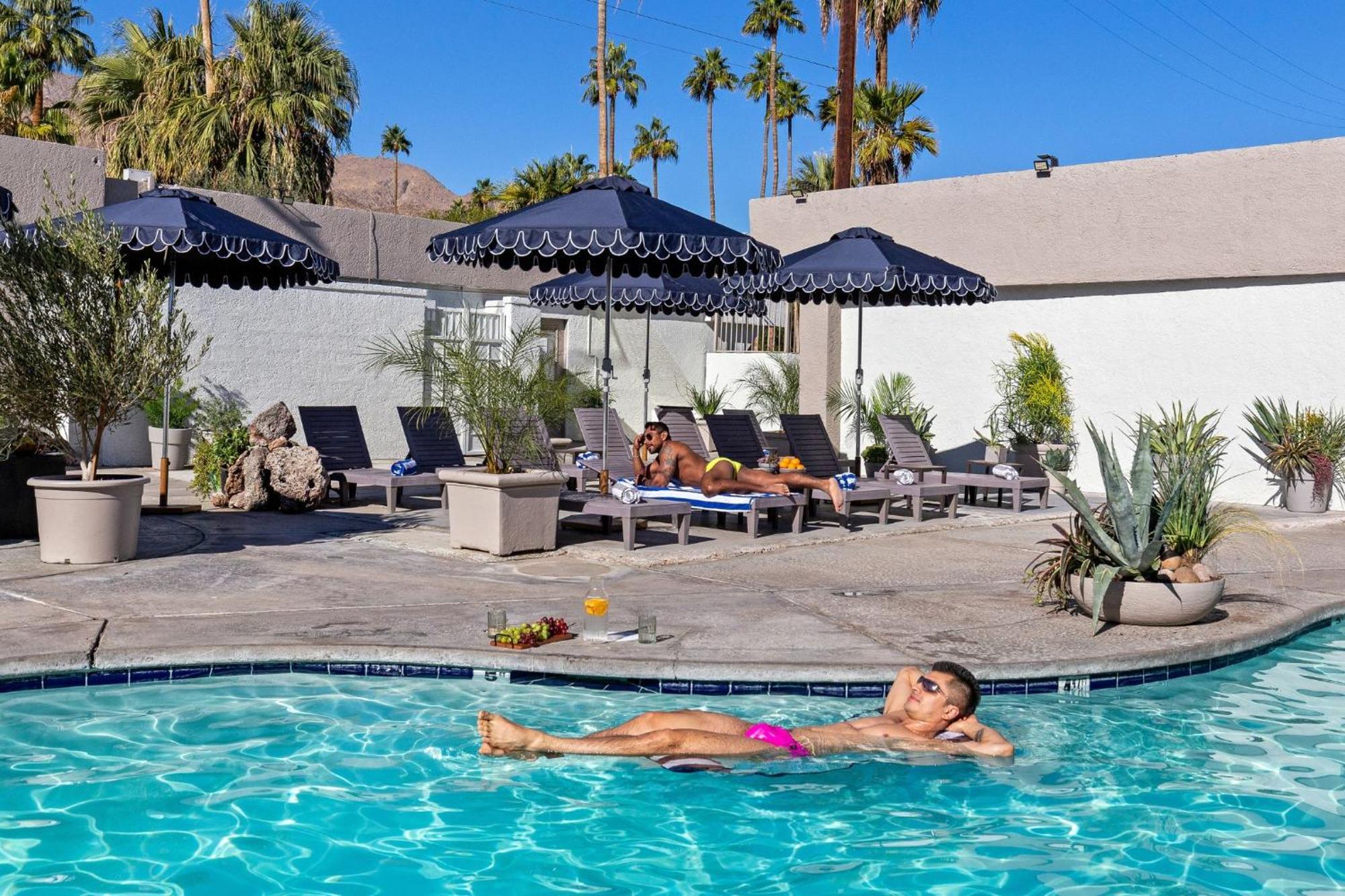 Casa Oliver Hotel & Resort - A Men'S Clothing Optional Resort In 팜 스프링스 외부 사진